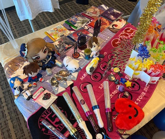 私事ですが、以前から交際していた さんと3/15に結婚式を挙げました! プロデューサー同士これからもライブもゲームも全力で楽しんでいこうと思います!