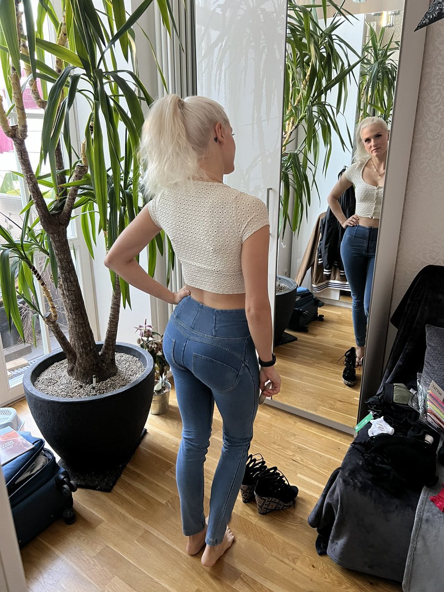 SSchnuggie91's tweet photo. Bitte stimmt für mich bei den mdh Model Awards ab,Kategorie webcam Model des Jahres!. #mydirtyhobby #modelawards https://t.co/AP9AFeFRbR