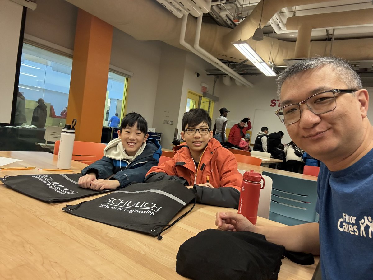 At the <a href="/SchulichENGG/">Schulich Engineering</a> Trailblazers event, all about Robotics, getting the next generation excited about #STEM , sponsored by <a href="/fluorcanada/">Fluor Canada</a> !