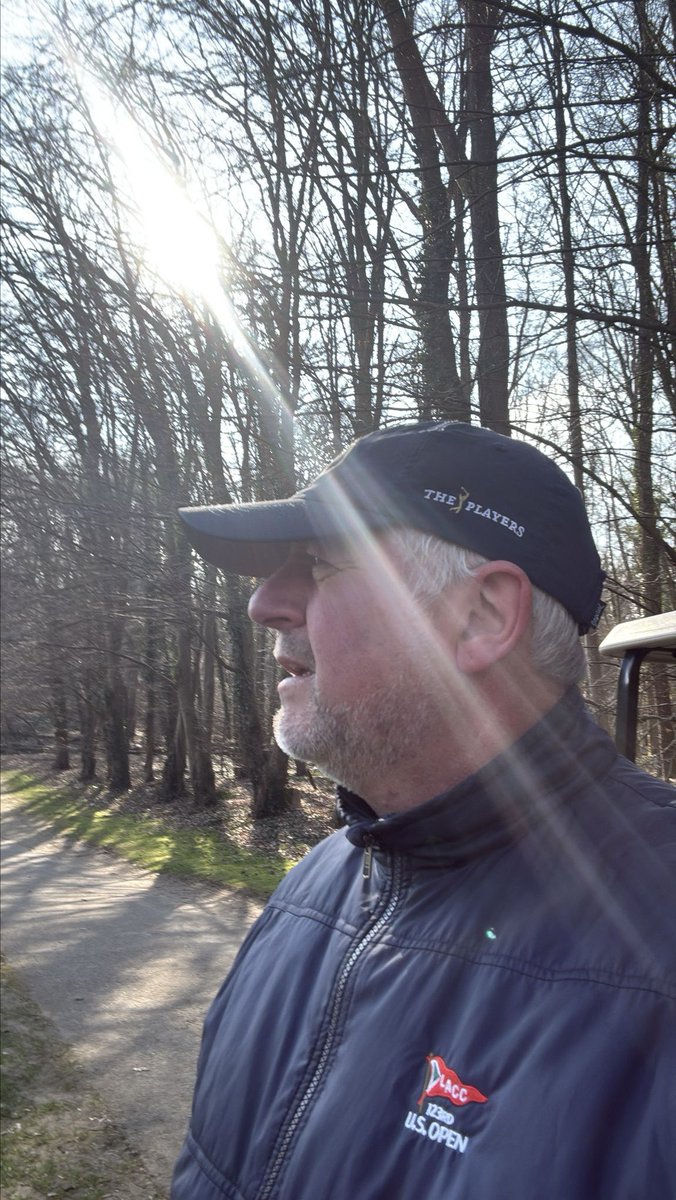 Thierry DAVID (@thierrydavid67) on Twitter photo Les clubs et le swing au #golfisleadam ... La tête ailleurs!
#legolfnesarretejamais #golf #golflife #legolfcnous Les clubs et le swing au #golfisleadam ... La tête ailleurs!
#legolfnesarretejamais #golf #golflife #legolfcnous