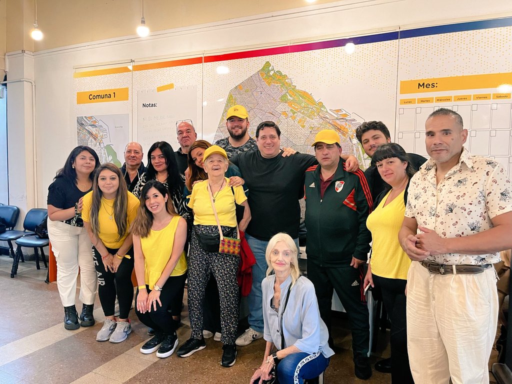 Hoy conversamos con los vecinos de la comuna 3, les mostramos que estamos comPROmetidos con mejorar cada problema de la ciudad.
La ciudad Siempre de amarillo 💛