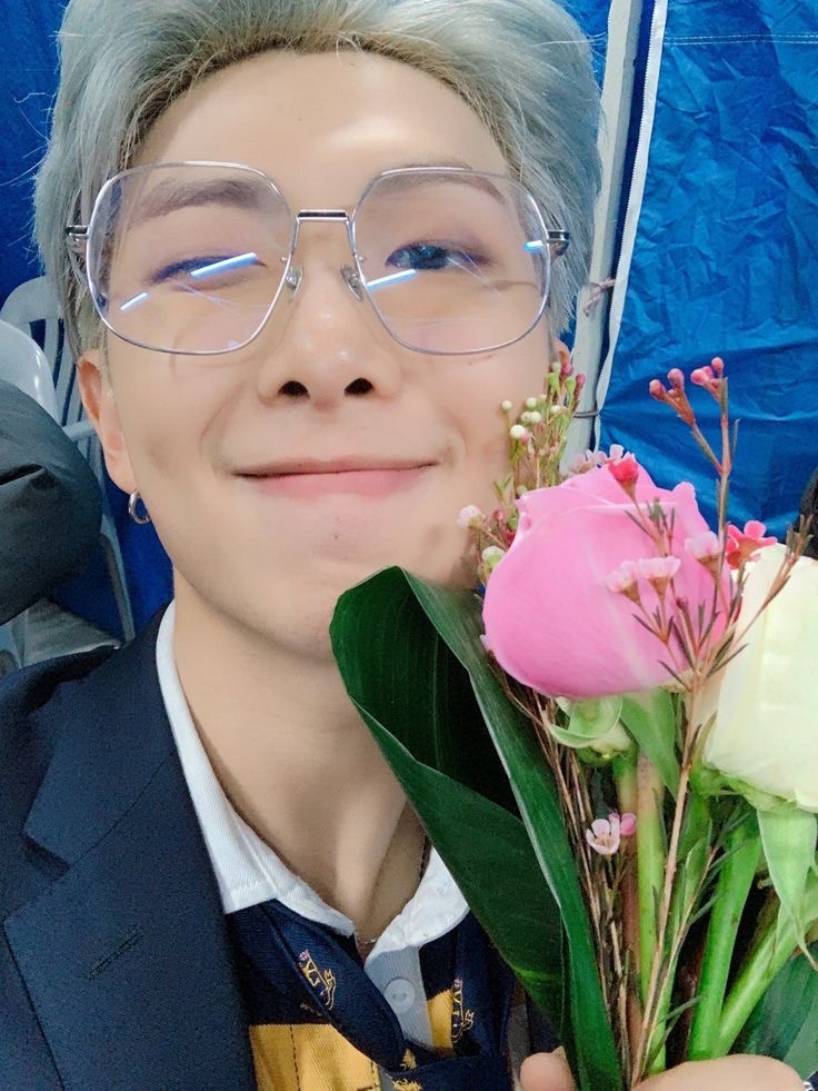 hourlyhyungline's tweet photo. rm of the day https://t.co/C1rBbOXzZE