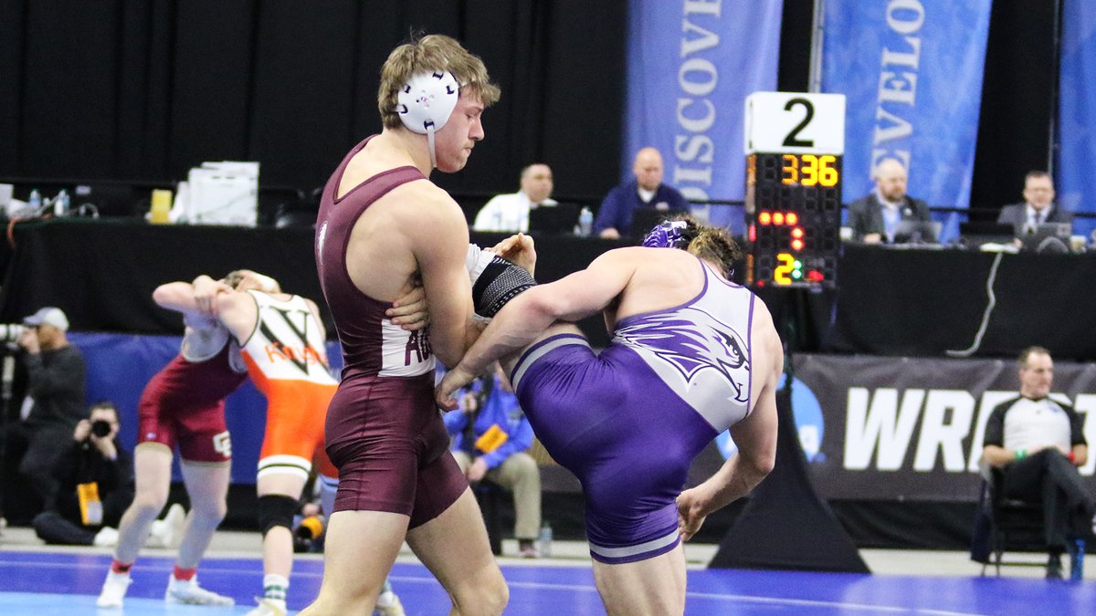AugsburgAuggies's tweet photo. MEN'S WRESTLING - NATIONAL FINALIST at 165! Augsburg's No. 3-seed Cooper Willis advances with 5-0 semifinal win over No. 7-seed Brayden Peet (UW-Whitewater)! 2-time All-American Willis in national finals for first time! #d3wrestle #AuggiePride https://t.co/CNbN6mHchu