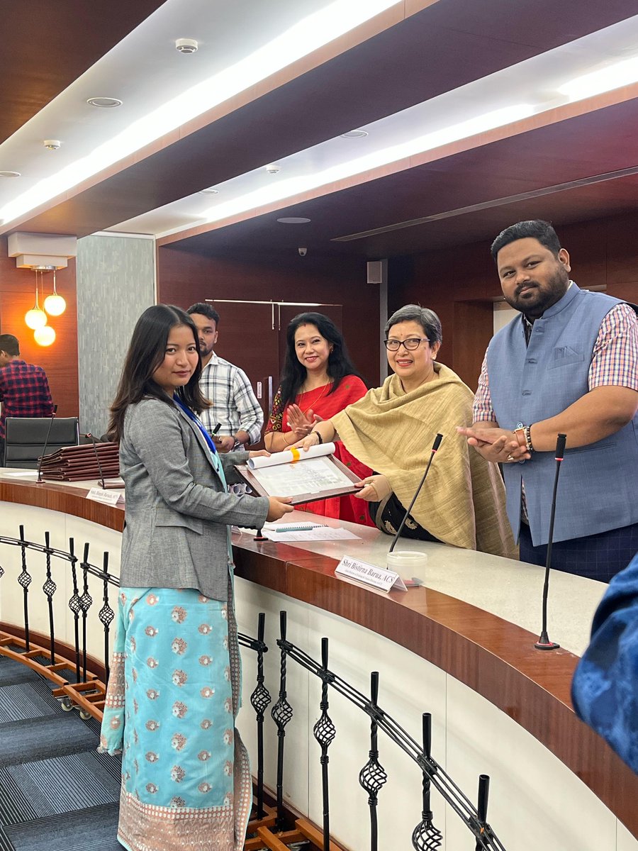 aasc1960's tweet photo. Valediction Ceremony of the ACS &amp; APS OTs (2025 batch) in the presence of Smt Riju Gogoi, IAS, Director, AASC &amp; Course Directors- Shri Bistirna Barua, ACS, JtDoT, AASC &amp; Smt Dimple Baruah, ACS, JtDoT, AASC. https://t.co/jhxw7Lfhje