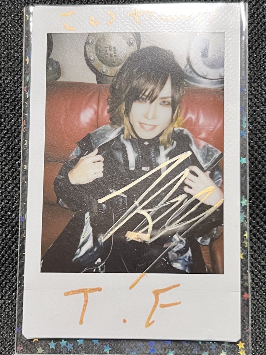 mm_ot__'s tweet photo. Royz チェキ 交換
3/15 新横浜NEW SIDE BEACH!!

譲▶️智也さん（コメントサイン入り）
求▶️公大さん（コメントサイン入り）

交換決まらない場合お譲りも可能です。
お気軽にお声かけください。 https://t.co/l0nRFSg3Uw