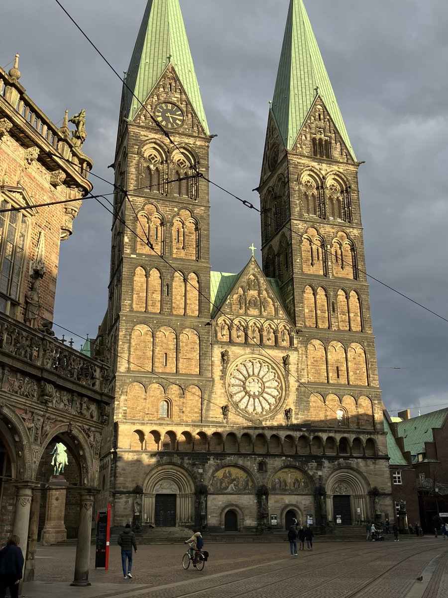 ecochangegroup's tweet image. Lots of learning, old and new friends, and excellent discussion about complex organic mixtures this week @ICBM_uol @hanse-ias.bsky.social 🇩🇪 including an outstanding talk by @ecfreewoman.bsky.social. Future of the field looks bright! 🤩