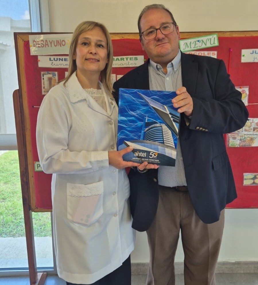 CladeraMachinD's tweet photo. Concurrimos a la inauguración de la Escuela Especial 255 en Santa Lucía. https://t.co/MNViNiscop