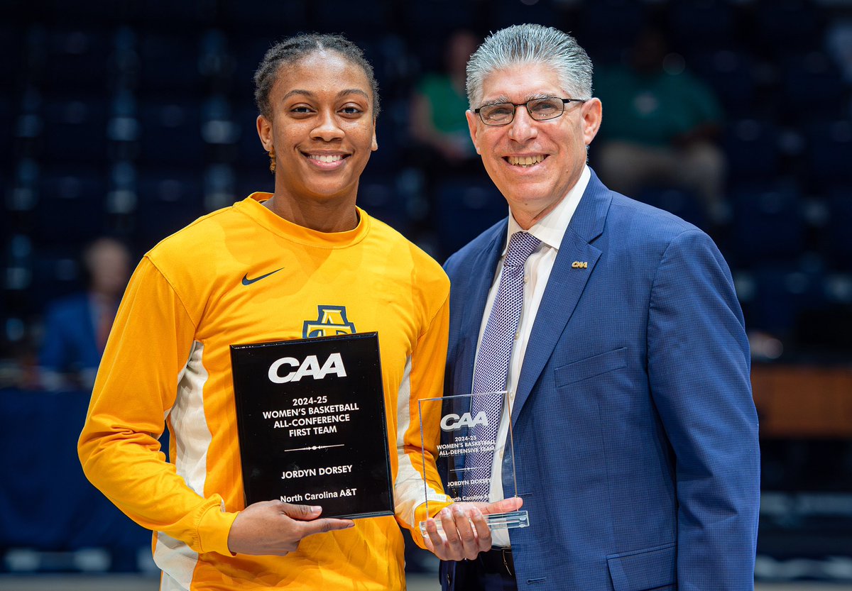 NCATAGGIES's tweet photo. 💐💐💐💐

@LadyAggieBall x #AggiePride https://t.co/unhRIQMPhS