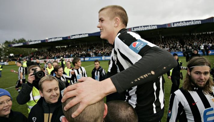 21 dagur í mót

Leikmaður nr. 21 af 30

Mummi Messi.. 

Alltof góður fyrir pepsi deild, alltof klár fyrir knattspyrnu. 

KR!