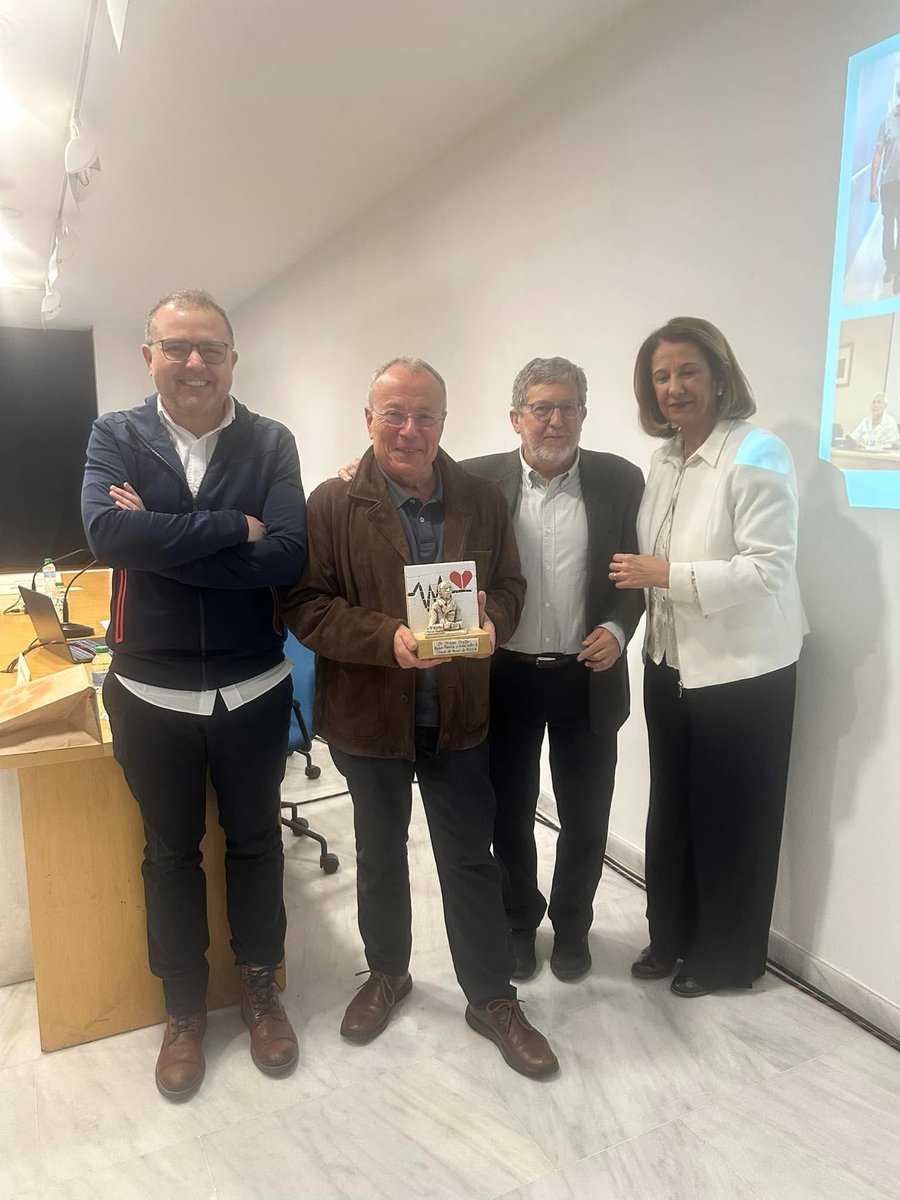 XVIII premios AISSA para la #investigacion enhorabuena a los premiados y a nuestros socios de honor Dr Fuster y Dr Cortell