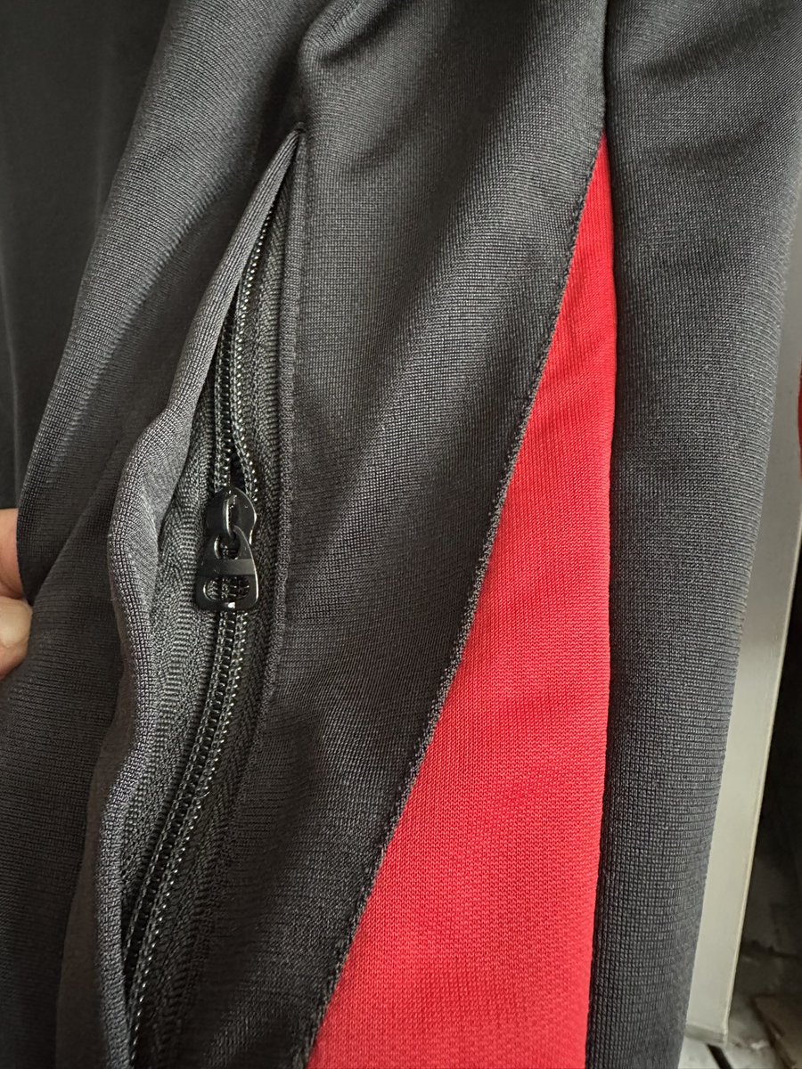 ig: RBSAPPAREL.2010 (@redblackshop_r) on Twitter photo READY STOCK !
Jaket Training ACM 24/25
size S M L XL 2XL 3XL
Order via WA ke 08122041899
<a href="/Info4_Milanisti/">Tribun Milano</a> READY STOCK !
Jaket Training ACM 24/25
size S M L XL 2XL 3XL
Order via WA ke 08122041899
<a href="/Info4_Milanisti/">Tribun Milano</a>