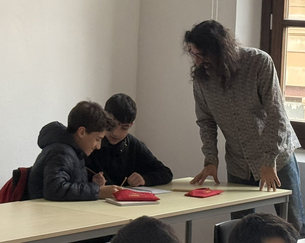 ESTALMAT-IB (@estalmat_ib) on Twitter photo 🎓 Avui, els de primer han treballat amb grafs, explorant com tot està connectat. Mentrestant, els de segon s'han endinsat en l'estratègia i la probabilitat per dominar la lògica dels jocs! 🚀📚
@edun_ib @uibuniversitat @sbmxeix @fecyt_ciencia @raciencias <a href="/UIBTalent/">UIBTalent</a>
<a href="/epsuib/">Escola Politècnica Superior de la UIB</a> 🎓 Avui, els de primer han treballat amb grafs, explorant com tot està connectat. Mentrestant, els de segon s'han endinsat en l'estratègia i la probabilitat per dominar la lògica dels jocs! 🚀📚
@edun_ib @uibuniversitat @sbmxeix @fecyt_ciencia @raciencias <a href="/UIBTalent/">UIBTalent</a>
<a href="/epsuib/">Escola Politècnica Superior de la UIB</a>