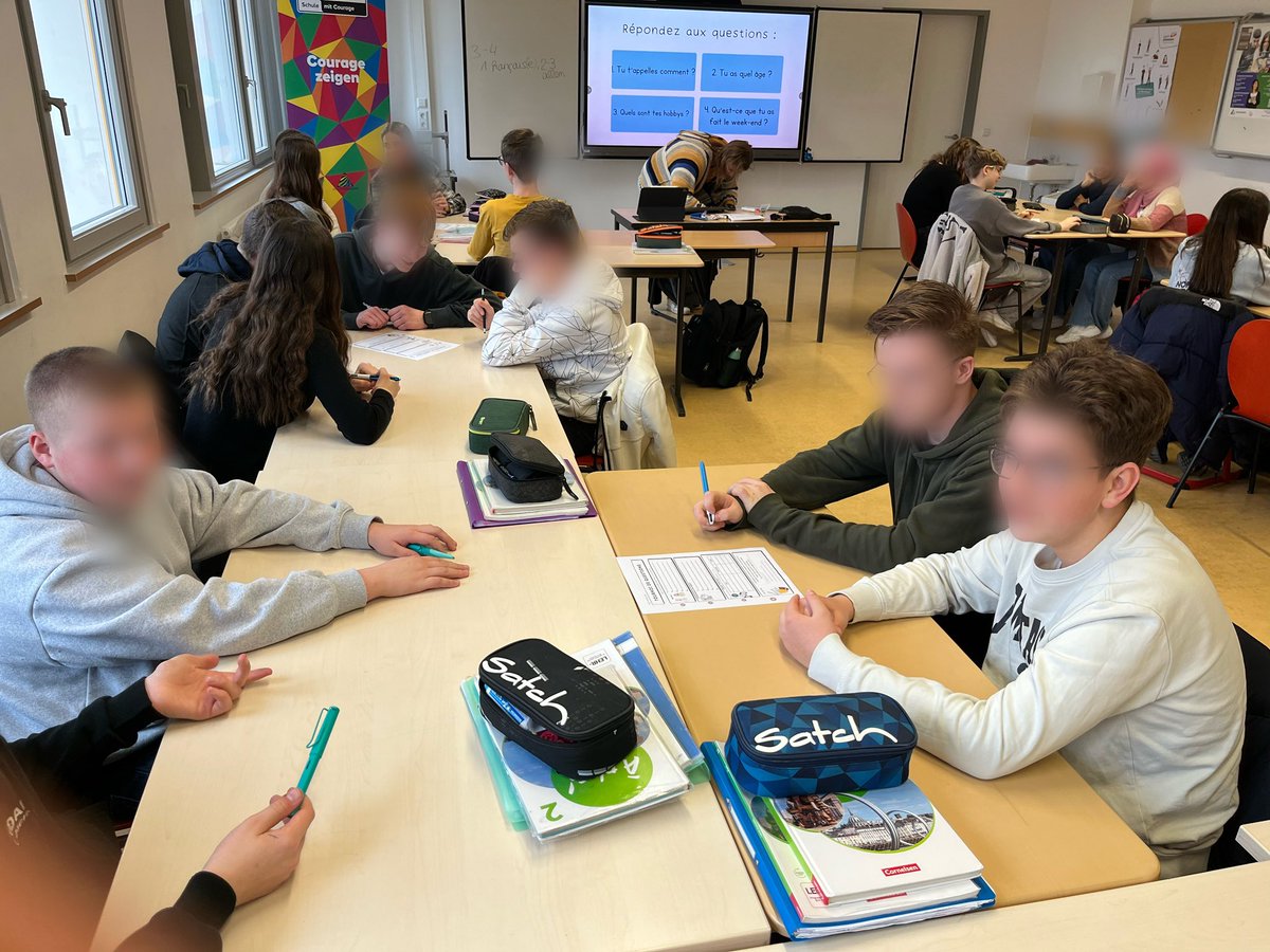 Maths Céline (@mathsceline) on Twitter photo Mobilité ERASMUS 🇪🇺réussie entre les élèves du Gymnasium Carl Ermann de Schönebeck 🇩🇪 et le collège Jules Verne de Bourges 🇫🇷. De riches échanges et de beaux moments de partage. <a href="/ac_orleanstours/">Académie d'Orléans-Tours</a> <a href="/dsden18/">DSDEN du Cher - Académie d'Orléans-Tours</a> <a href="/EUErasmusPlus/">Erasmus+</a> Mobilité ERASMUS 🇪🇺réussie entre les élèves du Gymnasium Carl Ermann de Schönebeck 🇩🇪 et le collège Jules Verne de Bourges 🇫🇷. De riches échanges et de beaux moments de partage. <a href="/ac_orleanstours/">Académie d'Orléans-Tours</a> <a href="/dsden18/">DSDEN du Cher - Académie d'Orléans-Tours</a> <a href="/EUErasmusPlus/">Erasmus+</a>