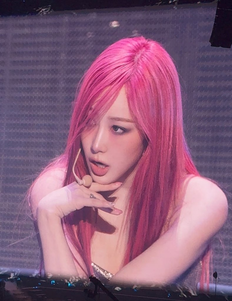 ☽ 🫦 (@urmoon_aeri) on Twitter photo 