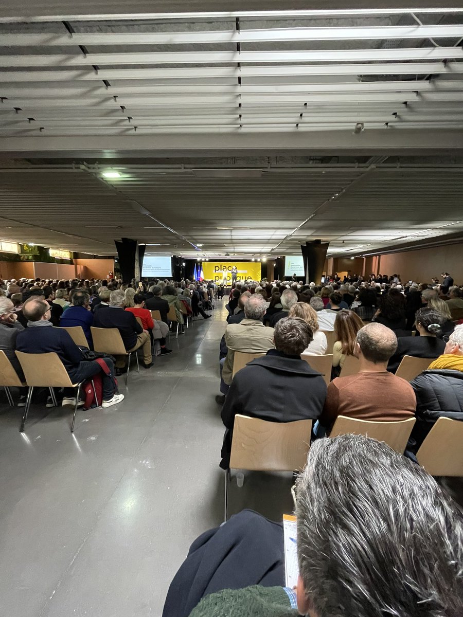 #placeàdemain <a href="/placepublique_/">Place publique 🟡</a> Plus d’un millier de militants présents au congrès à <a href="/EspaceCharenton/">Espace Charenton</a> autour de <a href="/rglucks1/">Raphael Glucksmann</a> et <a href="/AuroreLalucq/">Aurore Lalucq 🇪🇺</a>  nos deux co présidents. Au programme un cap clair pour les prochains défis : démocrates de combat.