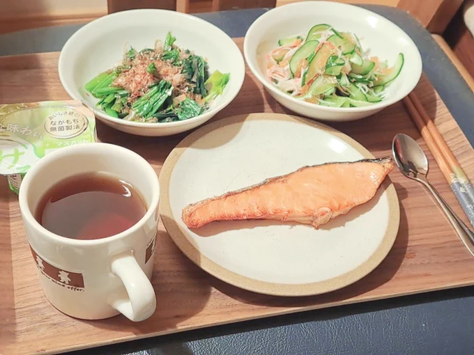 とてもではないが病人が食べる1食分ではない(これに加えていただき物の牡蠣とサザエ食べた)とてつもなく美味!完食ありがとうお母様 