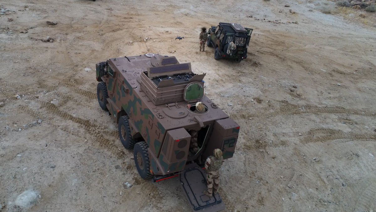 BTR (@pascalbtr) on Twitter photo La start-up bordelaise Icarus Swarms est aux 🇺🇸 pour participer à l’exercice #Capstone5.
Aux côtés de <a href="/Stat_20e_ra/">Section technique de l’armée de Terre (STAT)</a> et de la <a href="/Cdc_13eDBLE/">Chef de corps 13eDBLE</a> , elle teste des systèmes basés sur des ruches conçues pour le déploiement rapide d’essaims de drones.
📷 LinkedIn Icarus Swarms La start-up bordelaise Icarus Swarms est aux 🇺🇸 pour participer à l’exercice #Capstone5.
Aux côtés de <a href="/Stat_20e_ra/">Section technique de l’armée de Terre (STAT)</a> et de la <a href="/Cdc_13eDBLE/">Chef de corps 13eDBLE</a> , elle teste des systèmes basés sur des ruches conçues pour le déploiement rapide d’essaims de drones.
📷 LinkedIn Icarus Swarms