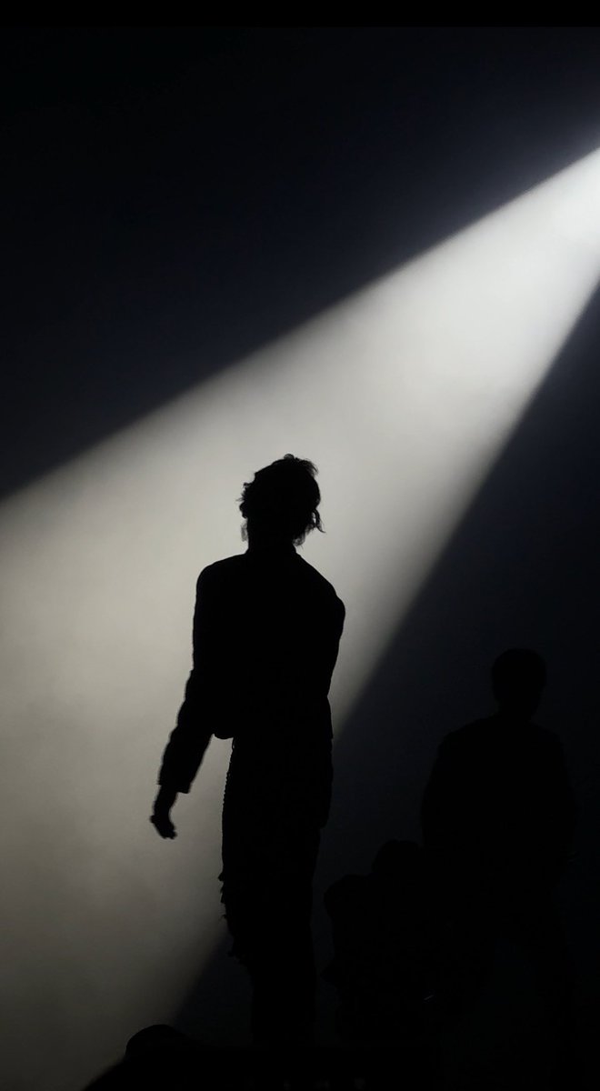 250315 Knock On SG

This photo sequence of leehan silhouette 😫🔥

#LEEHAN #보이넥스트도어 #BOYNEXTDOOR #KNOCK_ON_Vol_1