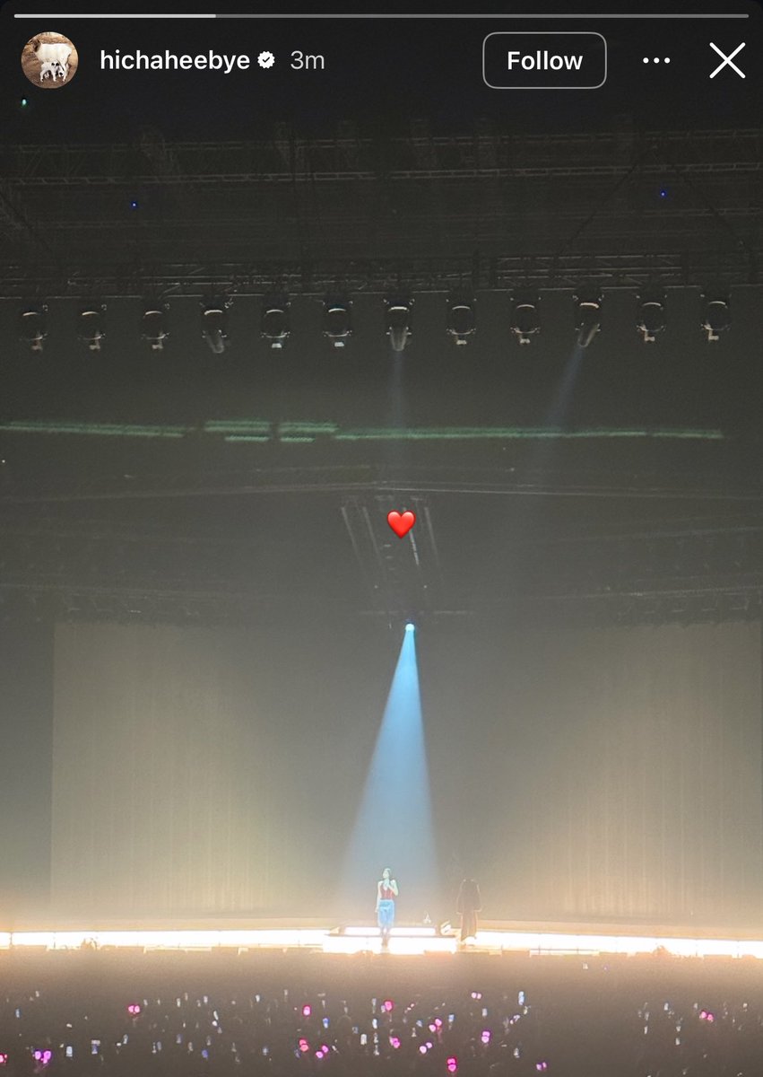 NEWSJENNlE's tweet photo. CHAHEE ATTENDED JENNIE’S CONCERT 😭😭😭😭😭😭😭😭😭 https://t.co/BzBsTVLZxC