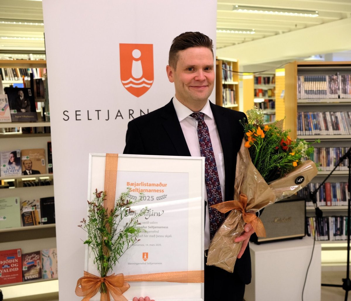 Ari Eldjárn tweet media