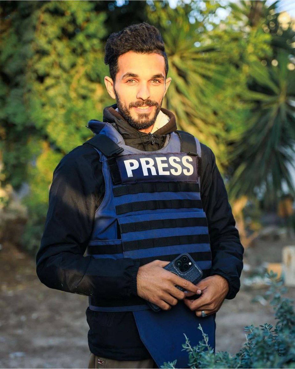 OnlinePalEng's tweet photo. BREAKING| Palestinian journalist Mahmoud Isleem confirmed dead in an Israeli targeting in Beit Lahia, northern Gaza Strip. https://t.co/4PHoNWlBAi