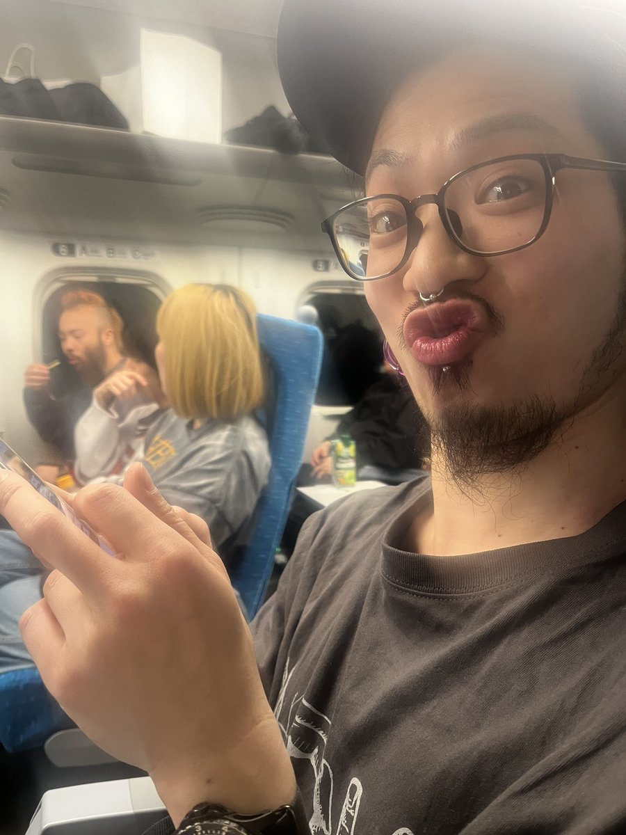 NEE__baka's tweet photo. 店長今日もあざした🦑 https://t.co/EQrG2fEIcL