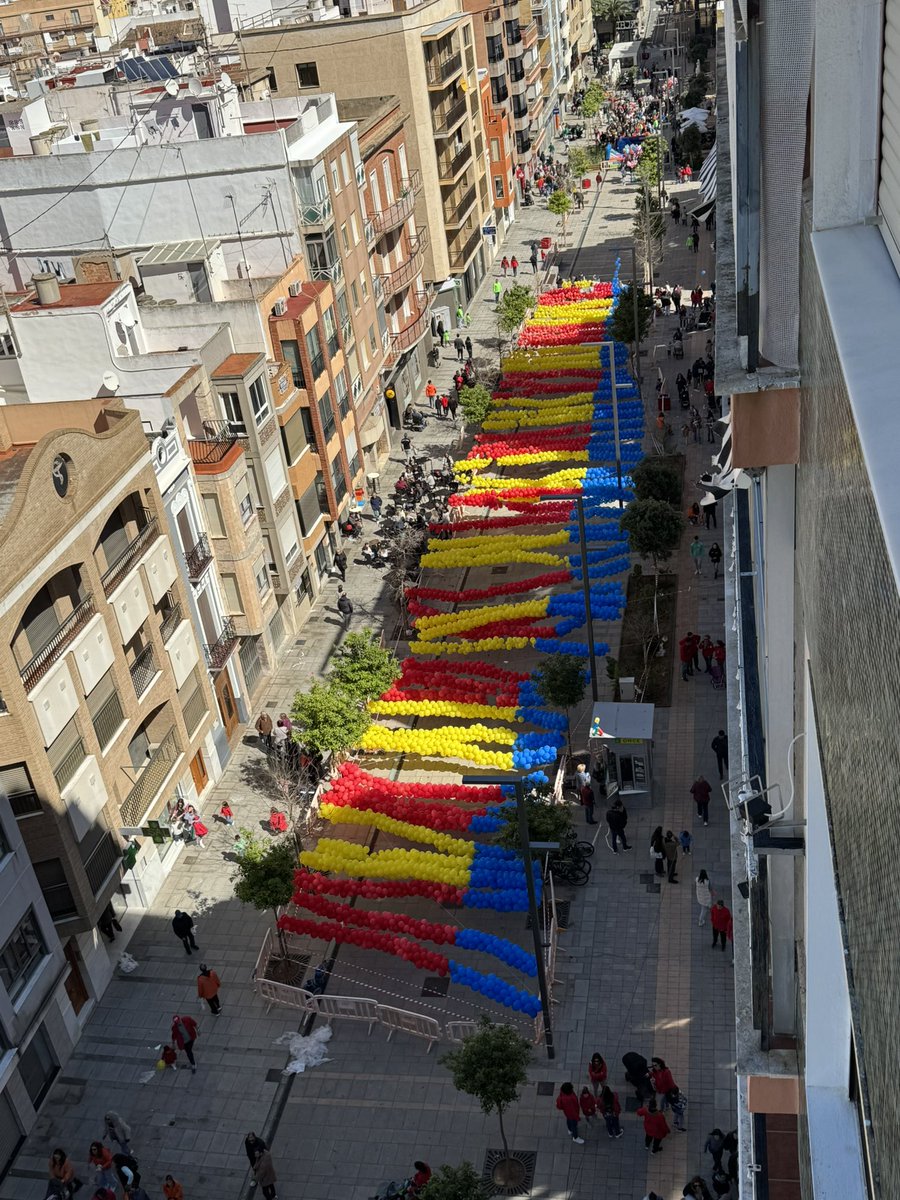 jordi_mayor's tweet photo. A les 13 hores, macroglobotà infantil al Passeig Doctor Alemany
#JaestemenFalles @MIA_Cullera @visitcullera https://t.co/Cia6qy5Zce