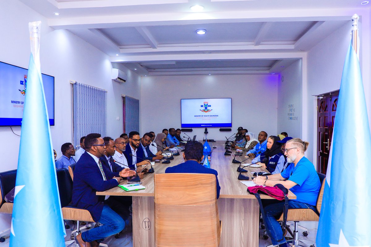📍 In #Dhusamareeb, <a href="/MoH_Galmudug/">Ministry of Health-Galmudug State</a>, led by H.E. Dr. Abdiwali Jamac, hosted a joint #UN team from #UNICEF &amp; <a href="/WFPSomalia/">WFP Somalia</a> to discuss the <a href="/BMZ_Bund/">Bundesentwicklungsministerium</a>-supported Joint Resilience Programme in #Galmudug, focusing on stronger collaboration to maximize impact on children &amp; families.