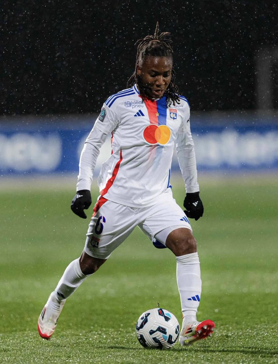 J’adore jouer au football 😍