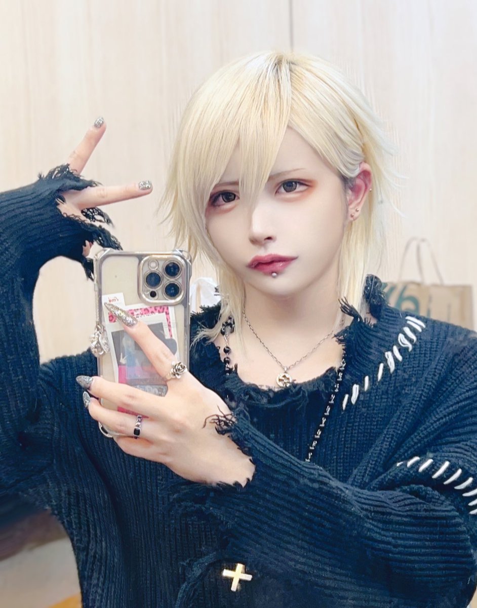dennou_naochi's tweet photo. あんな男じゃなくて俺で良くない？ https://t.co/8C0YsGsXkd