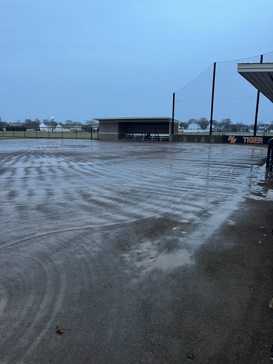 NBTigersAD's tweet photo. Here we go with spring sports season! Sunny 😎 to rainy 🌧️ in less than 12 hours. https://t.co/ttsajm1sU9