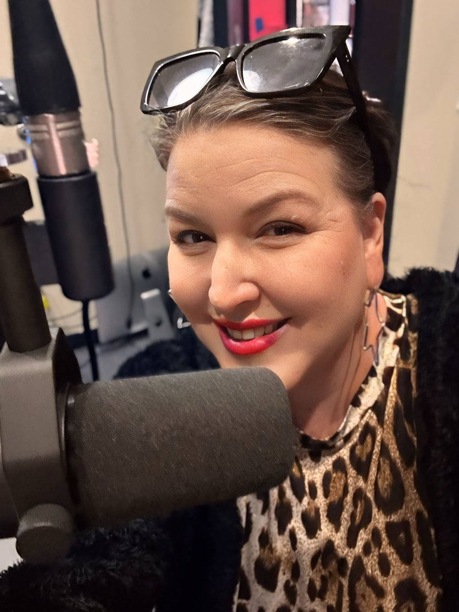 RhinestoneHeir's tweet photo. Some M.E.M.E. Podcast vibes yesterday with @JessicaClarity https://t.co/MmVzUQCLPp