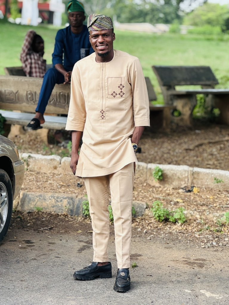 OKIKI_ALASO's tweet photo. MONOGRAM DESIGNED KAFTAN BY OKIKI

PRICE : 40,000( with cap 45,000)

Kindly help to REPOST https://t.co/o3mQqZaXVA