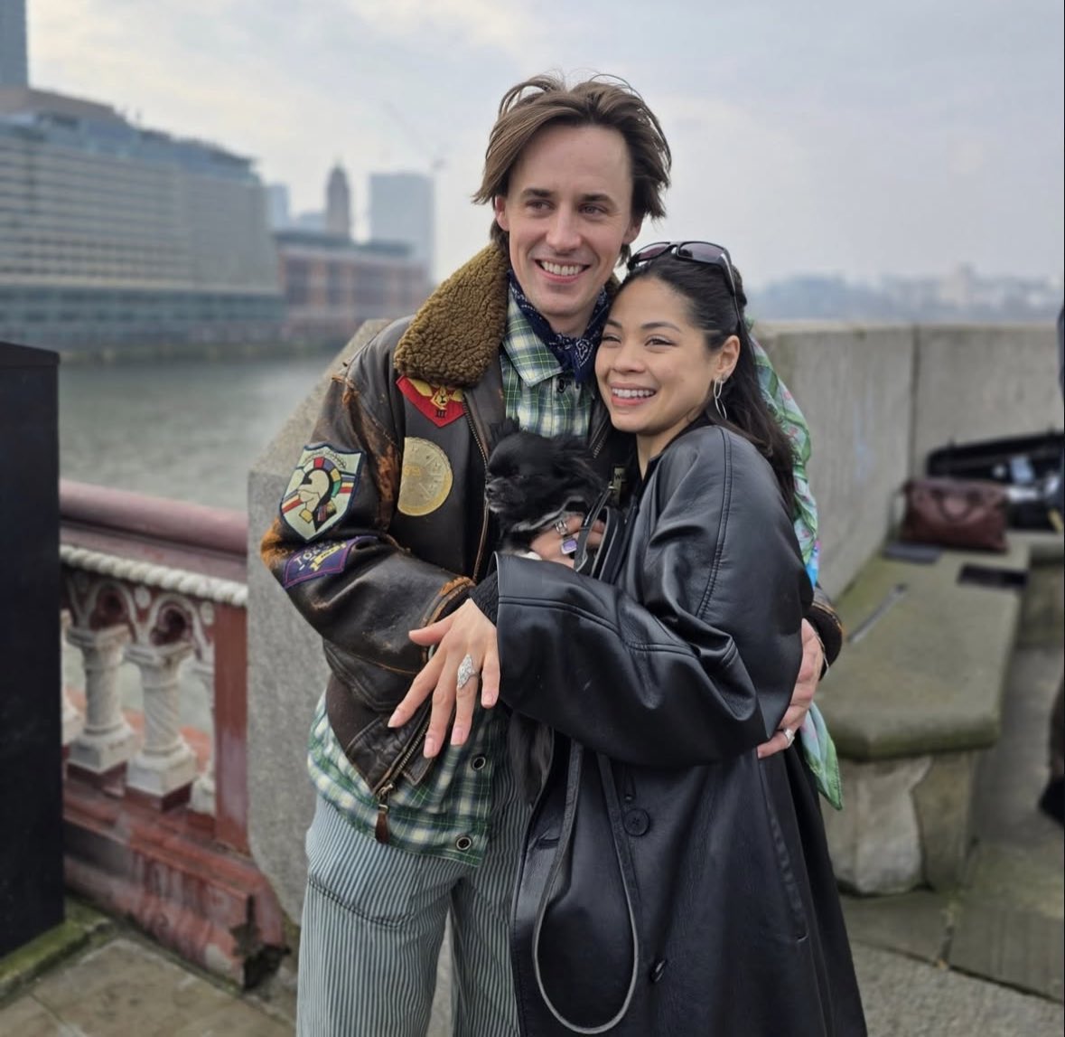 areviewmusical's tweet image. Who are you?

    The man who's gonna marry you 💛🌹