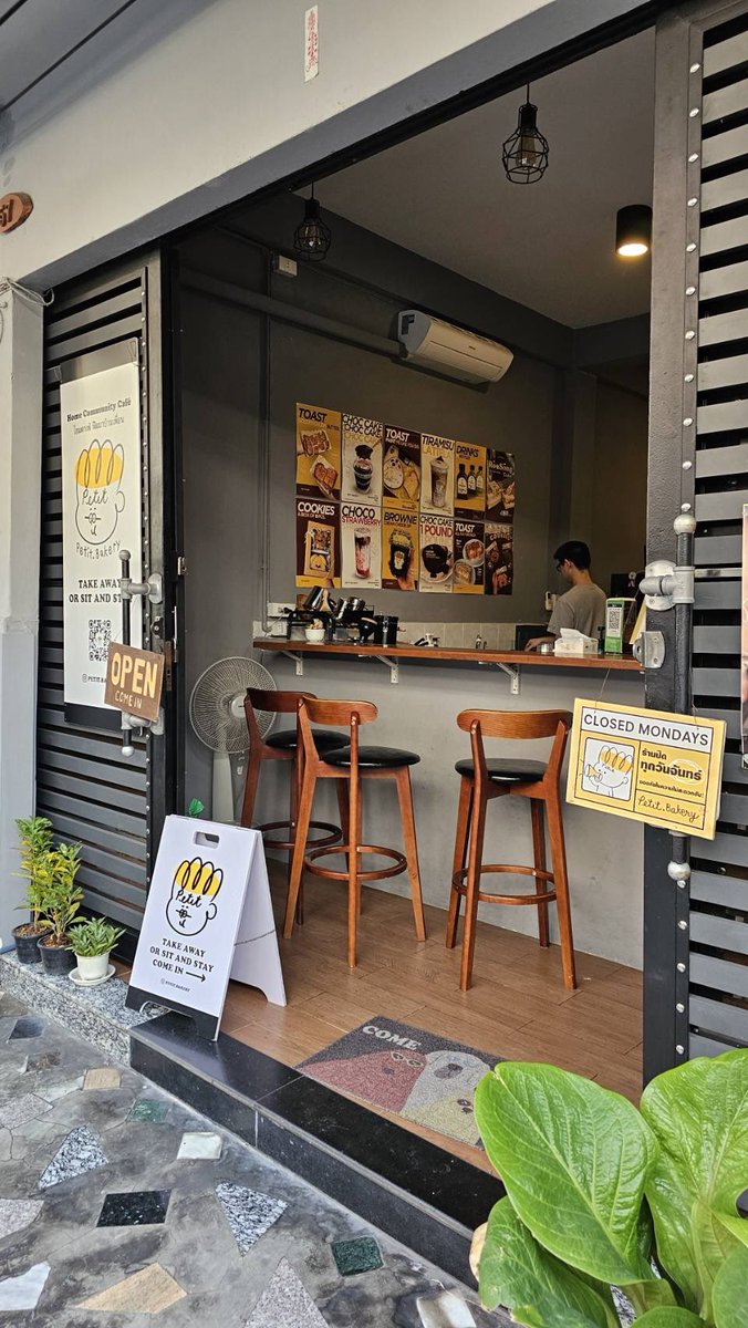hungrygai's tweet photo. Petit Bakery คาเฟ่อบอุ่นฟีลบ้านเพื่อน

โฮมเมดจริงใจ อร่อยทุกอย่าง บรั้นช์คือดี ให้เยอะ วัตถุดิบดี ราคาน่ารัก 🥪✨ เค้กไก่หยองครีมชีสคือเซอร์ไพรส์! นุ่มละมุน อร่อยไม่เคยเจอที่ไหน

ฟีลชิวๆ เหมือนนั่งเล่นบ้านเพื่อน มีเวิร์กช็อปทำขนมด้วยนะ

🍅 Petit Bakery
🚗 จอดรถหน้าร้านได้ 1 คัน https://t.co/lJymhxmNN6