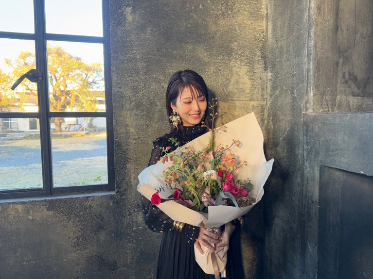 minaumie's tweet photo. Had the chance to wear Saint Laurent’s Spring/Summer 2025 collection for Harper’s BAZAAR Digital and shoot alongside my porter, Kento Yamazaki senpai! This is totally not payback! https://t.co/O0VgMUm9ai
