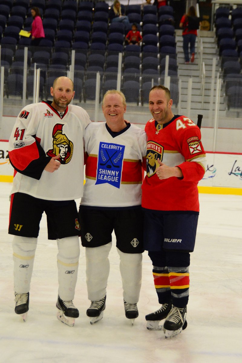 TPokrywa3173's tweet photo. Great experience recently playing @CelebrityShinny with @NHLAlumni @sergepayer and @CraigAnderson41 at the War Memorial in Fort Lauderdale, Florida.
#CelebrityShinny #NHLAlumni #FloridaPanthers #OttawaSenators #JacksonEvents https://t.co/jfGr8lM8kG