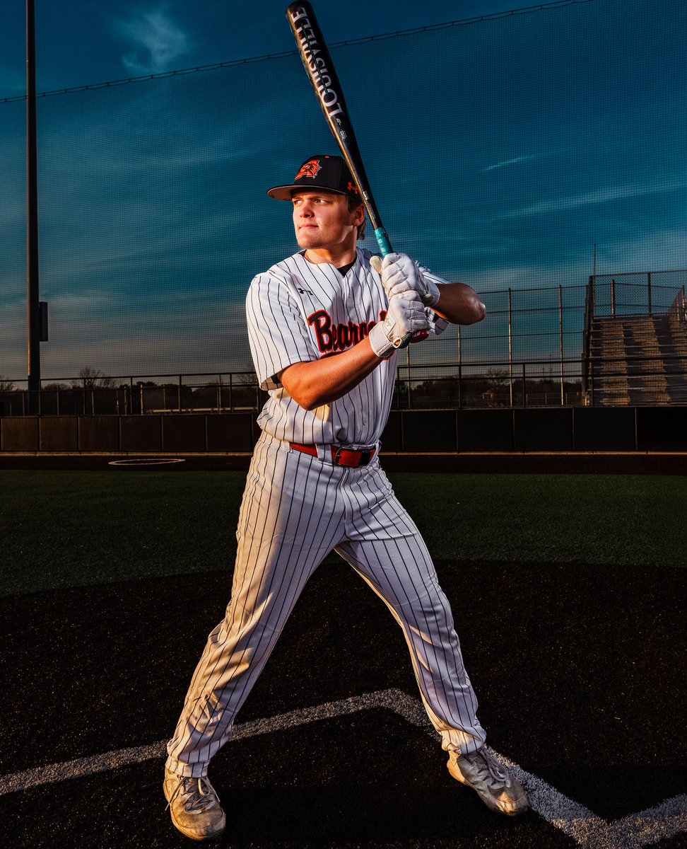 kristinmmoments's tweet photo. Double the talent, double the hustle! Brooks & Blake are bringing the heat together. Twin power on full display! ๐ช๐ฅ
#DynamicDuo #BearcatBaseball #PicturePerfect #AledoBearcats #BearcatPride #TeamPhotographer #Sportraits #FWCamera #CanonUSA #AledoPhotographer https://t.co/lsja038tYW