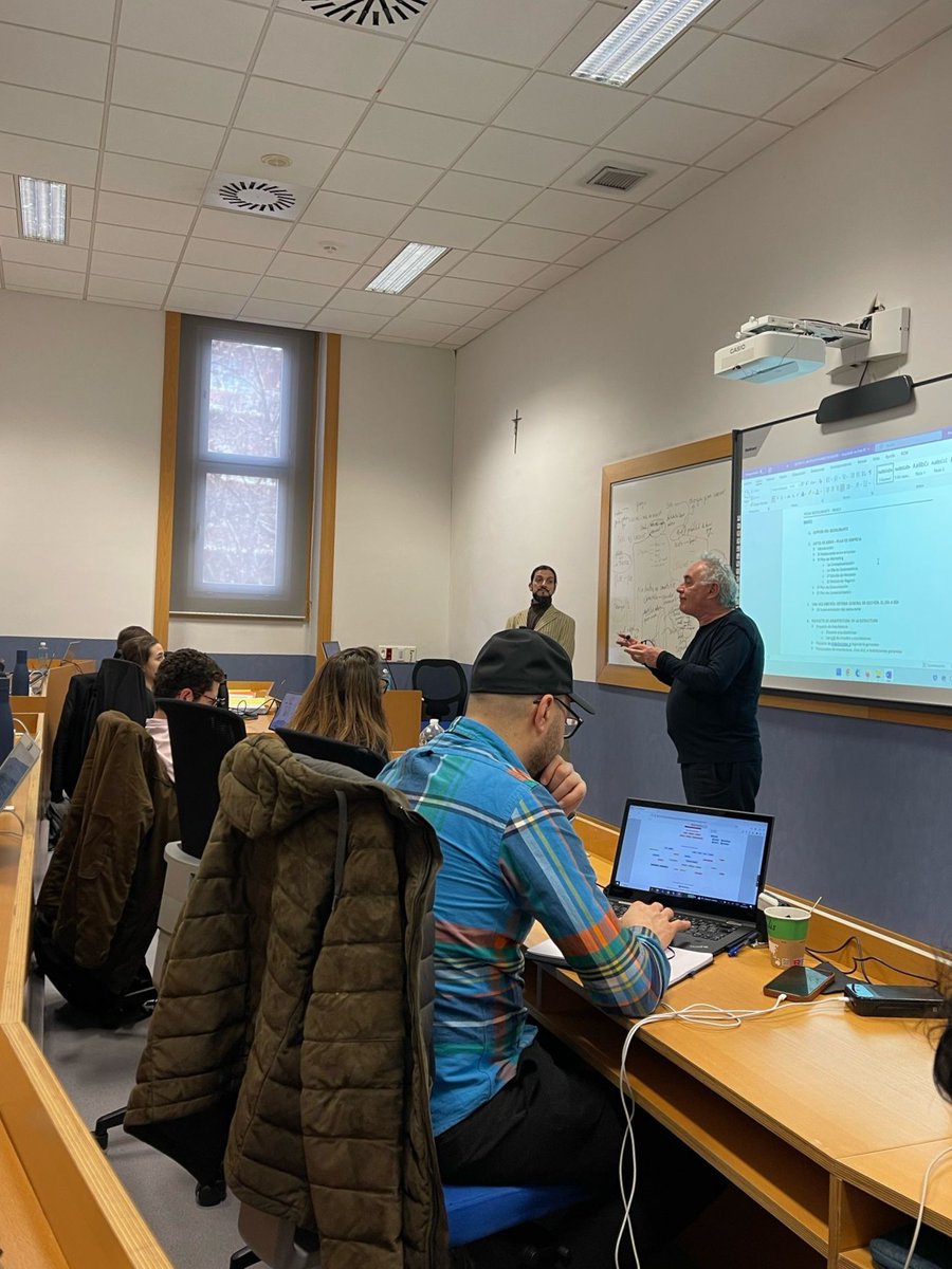 <a href="/ferranadria/">Ferran Adrià</a> 🔹 Sistemas Operativos: Subsistema de Marketing, Subsistema de Compras, de Comercialización, de Mantenimiento y de Reparación, de Limpieza, etc.