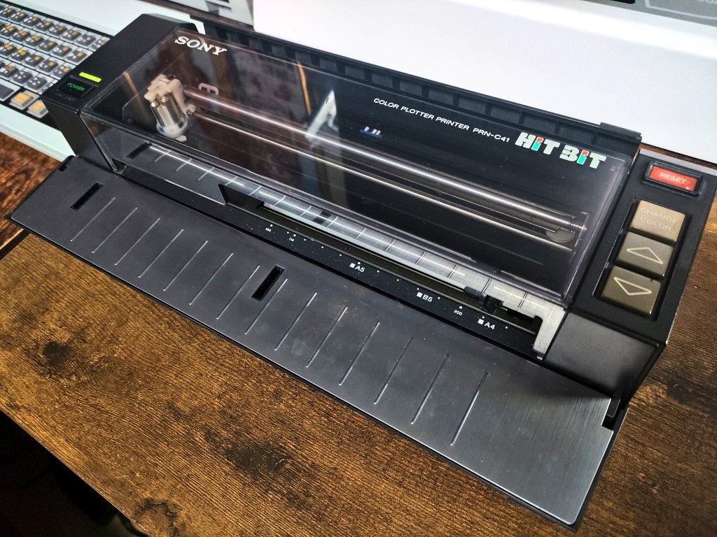 GGEAR_TARO's tweet image. プリンターは生きてそうだ
#HITBIT