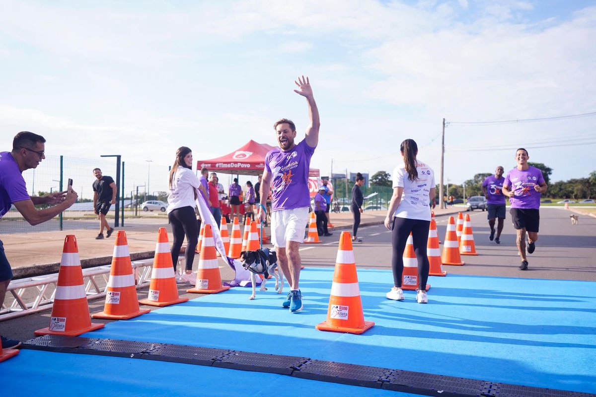 Sábado de muito movimento!A 3ª Corrida da TV Serra Dourada contou com o apoio da Assembleia Legislativa e mostrou que Goiás está no ritmo certo para mais saúde e esporte! Reafirmo o meu compromisso e defendo mais investimentos em esporte e qualidade de vida.