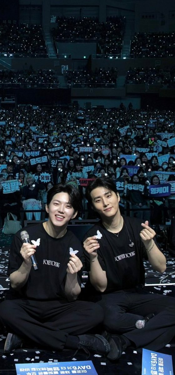 chillwithd6's tweet photo. Someon said: "confetti just a prop"

Yk &amp; dw: https://t.co/7ORZ5mEFny