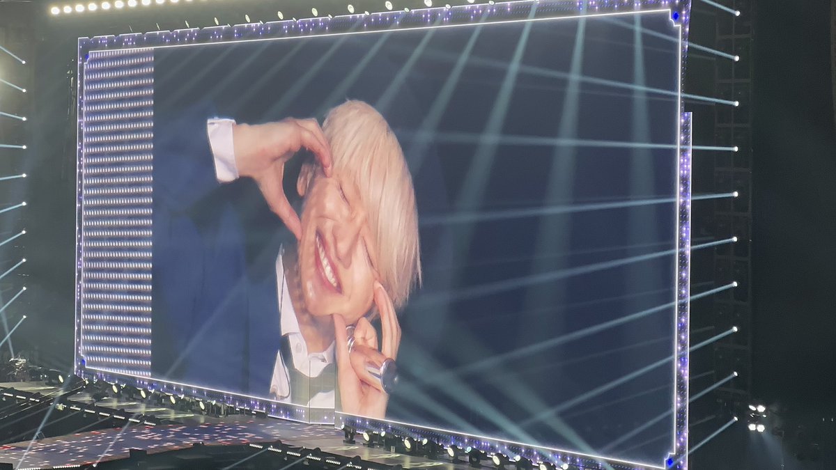 YN242471's tweet photo. 終わってしまった😭😭😭
最高のentertainmentをありがとう🥺
次いつ会えるかわからないけど😢
またあえる日までヒビ頑張ります💪🔥

オーラスだから銀テ配ろうと思ったのにホテルに忘れてきてしまったことが後悔😇笑

 #Nissy_Re10th_札幌 https://t.co/ToHWGKQhx6