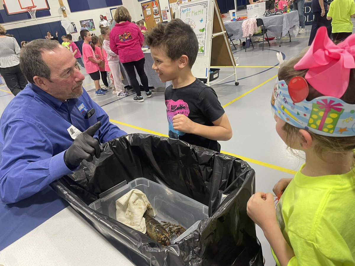 Whitney Zinn (@loadsoffunin121) on Twitter photo Thank you to our many awesome volunteers for making this day so engaging and fun for our kids! && a big thank you to <a href="/MrsButtoSchCoun/">Angie Butto</a> for her organization and planning 🎨🥼🧪🩺 Thank you to our many awesome volunteers for making this day so engaging and fun for our kids! && a big thank you to <a href="/MrsButtoSchCoun/">Angie Butto</a> for her organization and planning 🎨🥼🧪🩺