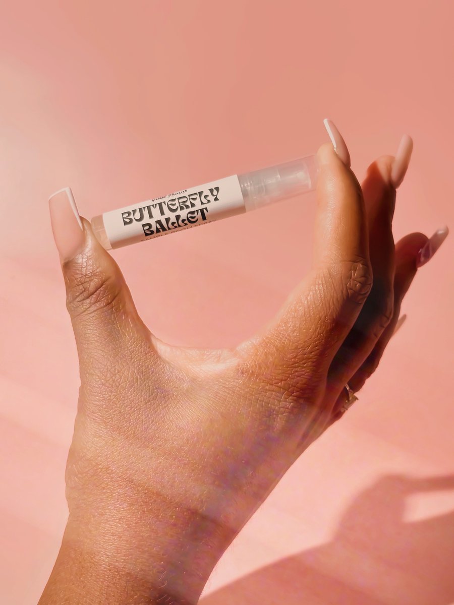 candle commitment issues? 👀 try before you light with our 5ml linen &amp; room spray samples—the mini way to test your next fave scent. plus, if your order hits $34+, you get one free. you know what to do. 🛒 #stateyourmood