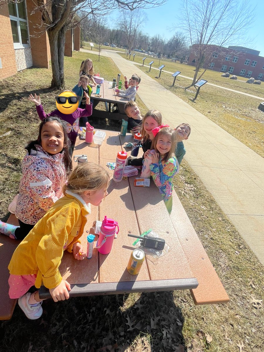 Whitney Zinn tweet media