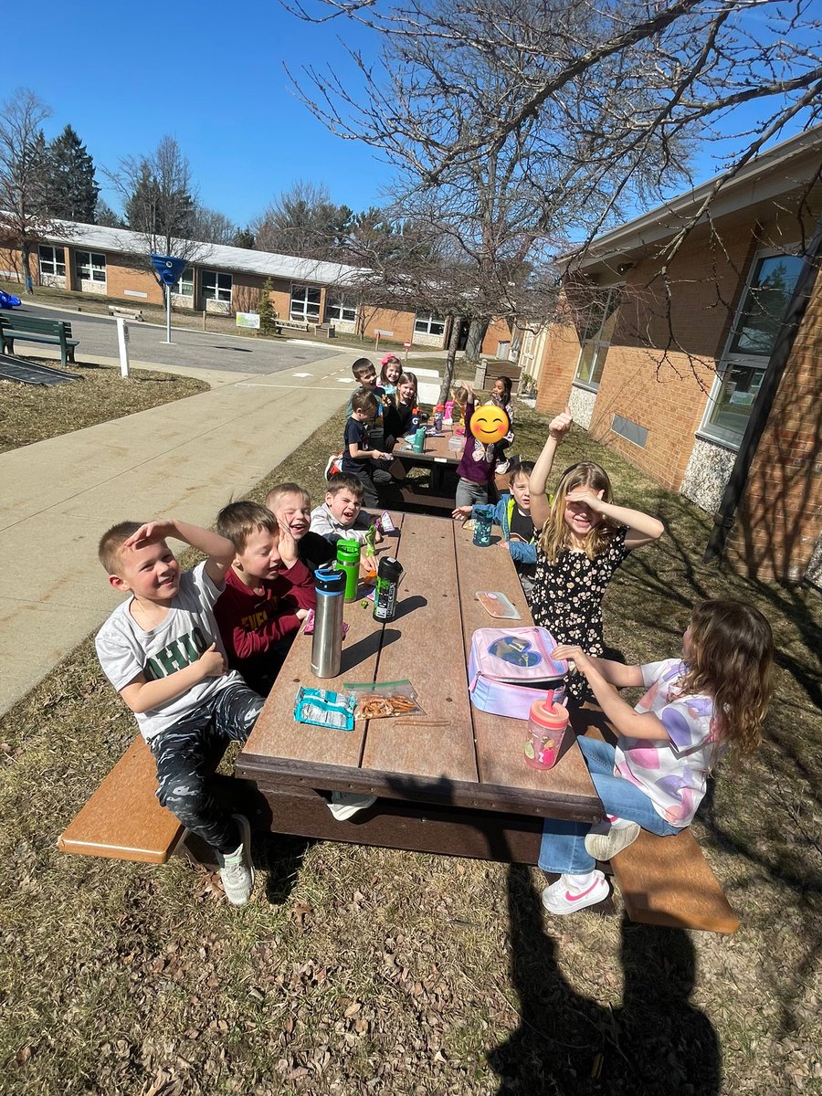 Whitney Zinn tweet media