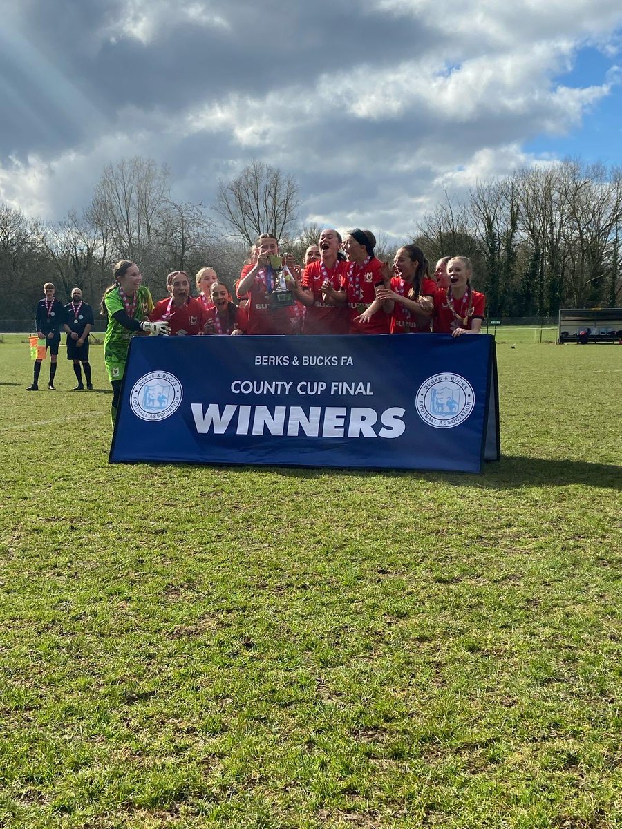 Congratulations to @MKDonsSET on winning the U14 Girls Cup. Great effort from <a href="/Finch_FC1/">Finchampstead FC</a> both teams should be proud of your performances. 🏆 ⚽️