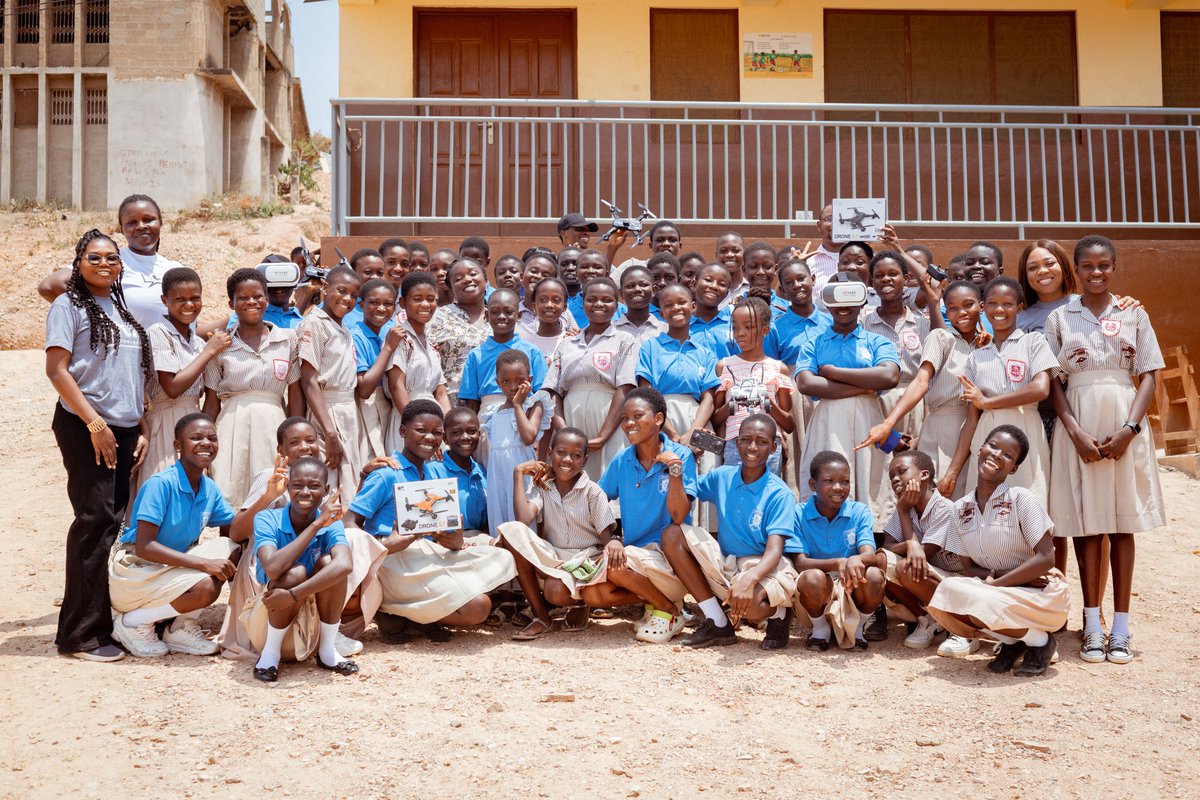 ctntech's tweet photo. During International Women's Week, CTN Technologies, through the Future STEM Leaders Initiative, provided free STEM training to underprivileged adolescent girls in the Gbawe Gonse Community. It was an exciting period of hands-on learning, mentorship, and empowerment.  
#IWD2025 https://t.co/xn8kA2I3jM