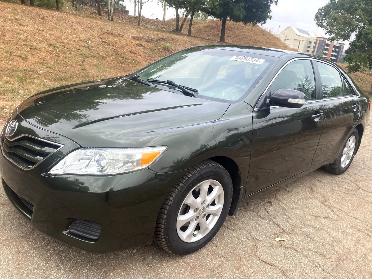 MotorsNg's tweet photo. 2011 TOYOTA CAMRY LE 
FOREIGN USED 
EXTREMELY VERY VERY CLEAN 
ENGINE UNTEMPERED (SMOOTH AND SILENT)
AC CHILLING 100%
INTERIOR AND EXTERIOR IS EXTREMELY VERY CLEAN 
CATALYST (INDOMIE) INTACT 
ABS FULLY INTACT 
PRICE:#13MILLION NAIRA
PHONE📱 08118755902, 07017109093
LOCATION:ABUJA https://t.co/wjUu1GzQnJ